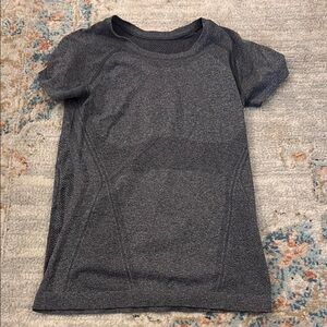 Athleta Gray Short Sleeve Tee